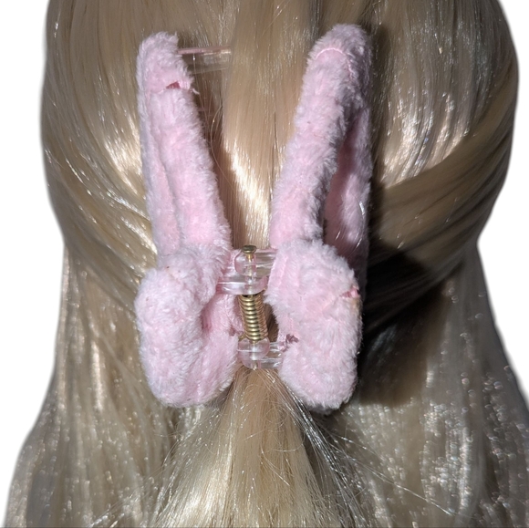 🍁 3/$15 Boutique Fuzzy Hair Clip - Picture 2 of 5